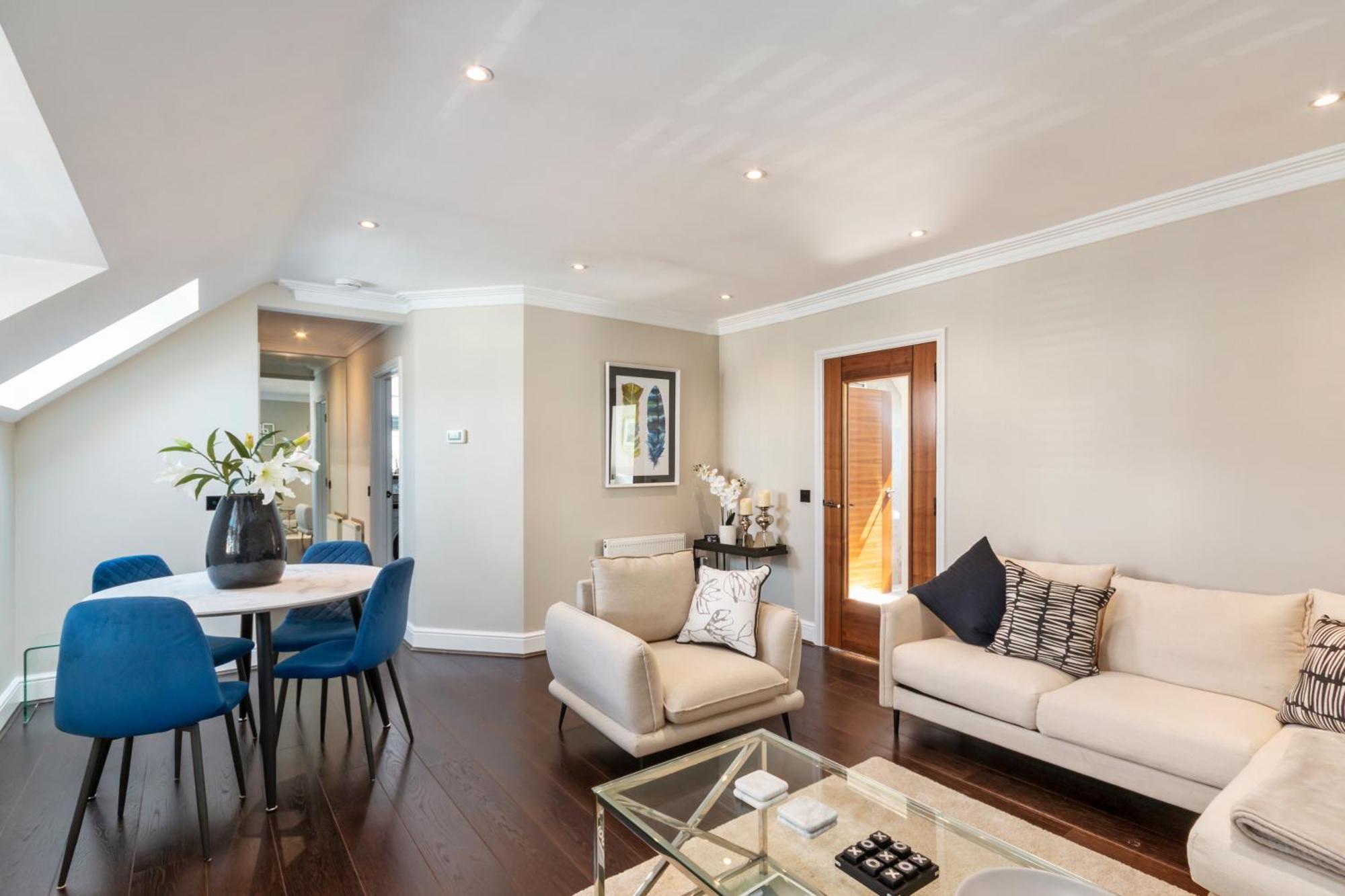 Weybridge - 2 Bed - Parking Apartman Kültér fotó